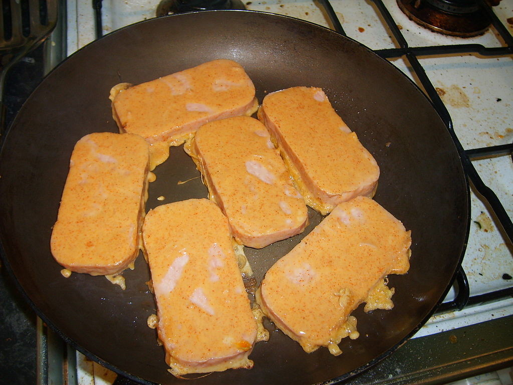 1024PX-SPAM_FRITTERS_(1126878690).JPG
